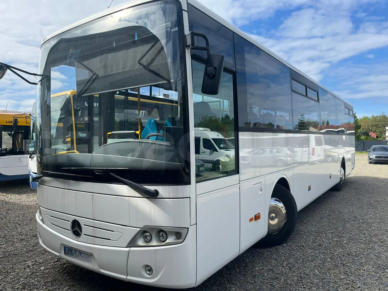 Mercedes-Benz Intouro - Autobus příměstský: obrázek 3 Mercedes-Benz Intouro - Autobus příměstský: obrázek 3