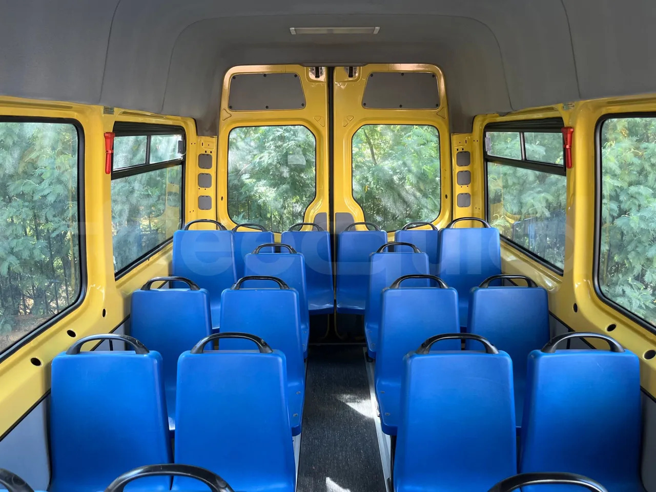 Školní autobus Mercedes-Benz Sprinter: obrázek 19 Školní autobus Mercedes-Benz Sprinter: obrázek 19