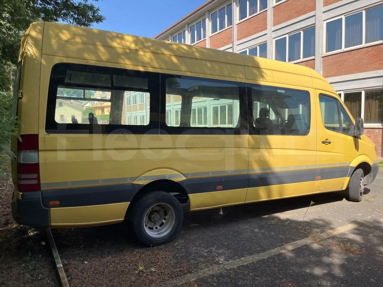 Školní autobus Mercedes-Benz Sprinter: obrázek 8 Školní autobus Mercedes-Benz Sprinter: obrázek 8