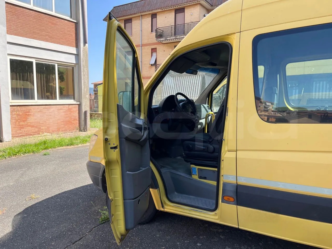 Školní autobus Mercedes-Benz Sprinter: obrázek 11 Školní autobus Mercedes-Benz Sprinter: obrázek 11