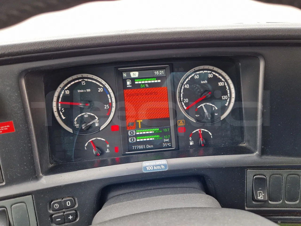 Scania Touring HD - Turistický autobus: obrázek 3 Scania Touring HD - Turistický autobus: obrázek 3