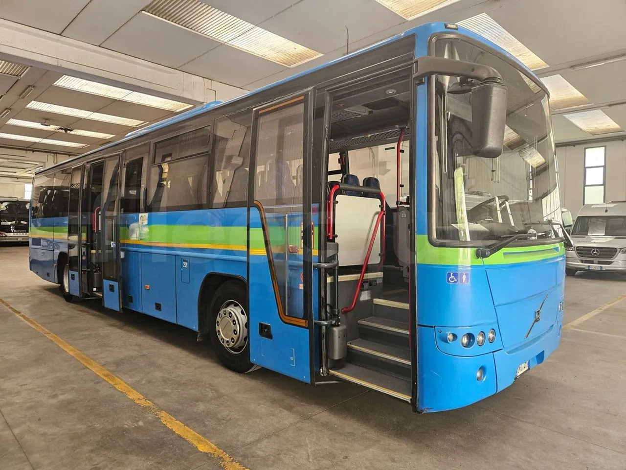 Autobus příměstský Volvo 8700B12B: obrázek 12