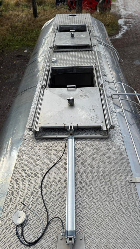 MAN TGS 35.480 8X4-2 TRIDEM Wasser-Tank - Cisternové vozidlo: obrázek 4 MAN TGS 35.480 8X4-2 TRIDEM Wasser-Tank - Cisternové vozidlo: obrázek 4