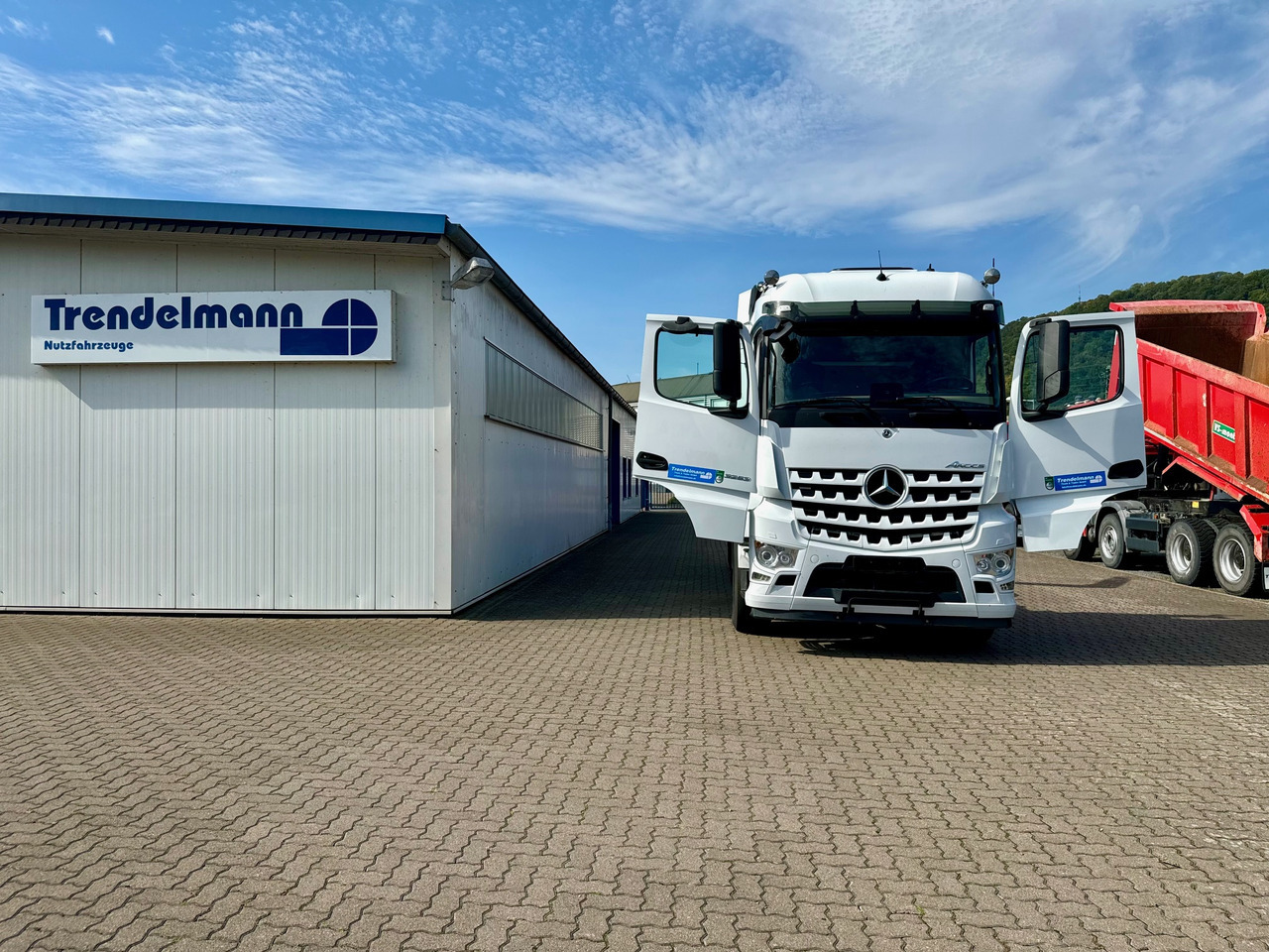 MERCEDES-BENZ Arocs 3553 4 Achsen Tridem - Hákový nosič kontejnerů: obrázek 3 MERCEDES-BENZ Arocs 3553 4 Achsen Tridem - Hákový nosič kontejnerů: obrázek 3