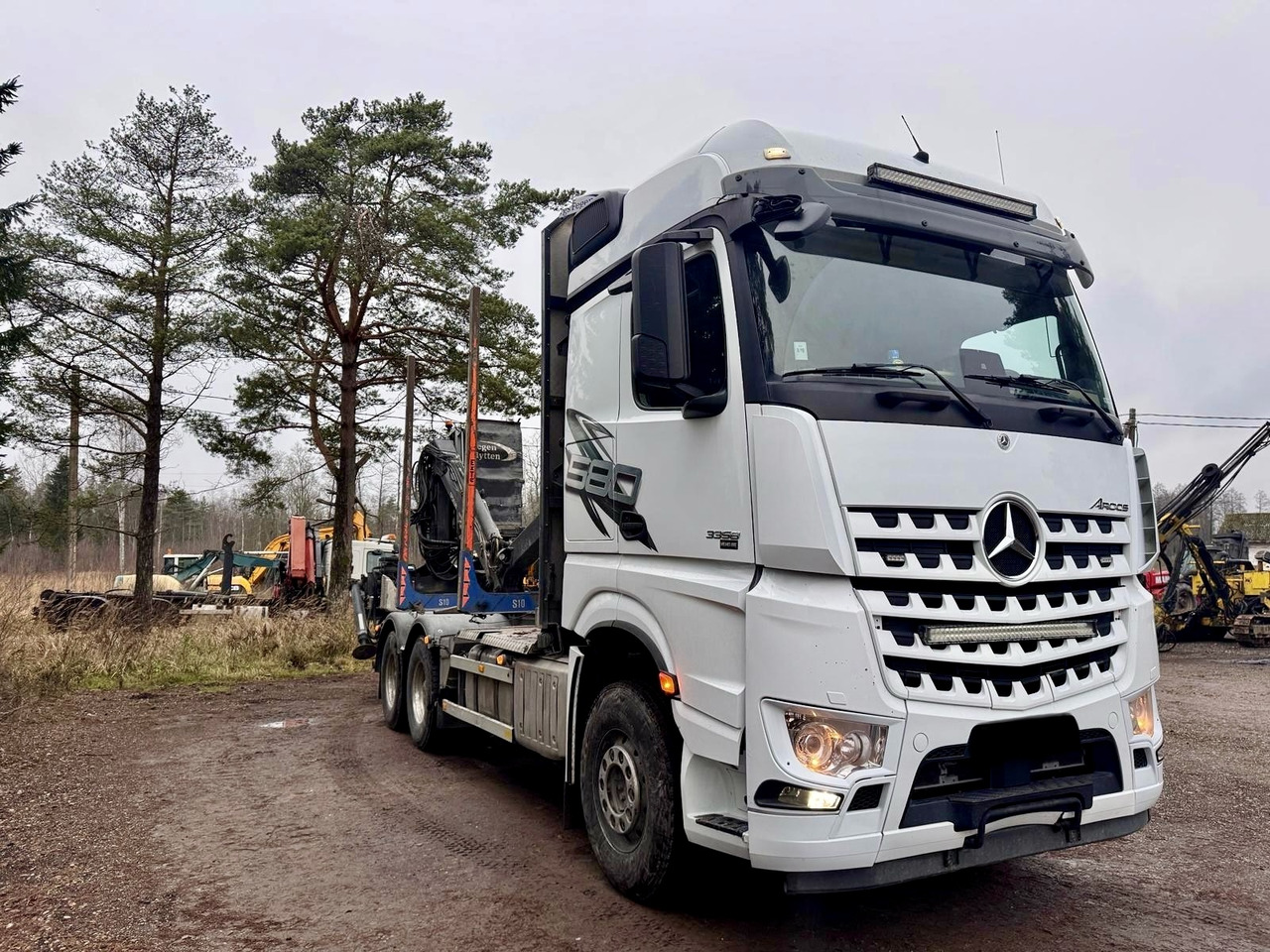 Mercedes Arocs 3358 L 6x4 Radstand 4500 Arocs 3358 L 6x4 - Lesovůz: obrázek 3 Mercedes Arocs 3358 L 6x4 Radstand 4500 Arocs 3358 L 6x4 - Lesovůz: obrázek 3