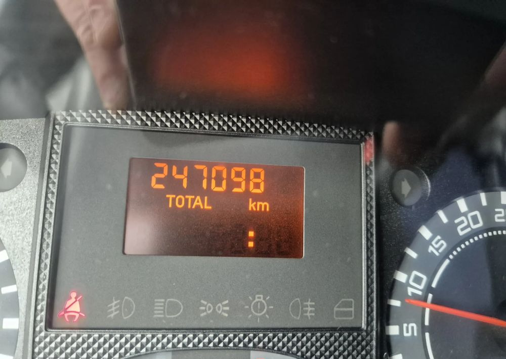 Dodávka sklápěč Iveco 65C18 / 3.0 180KM/ Nowa Wywrotka 3-stronna/: obrázek 8