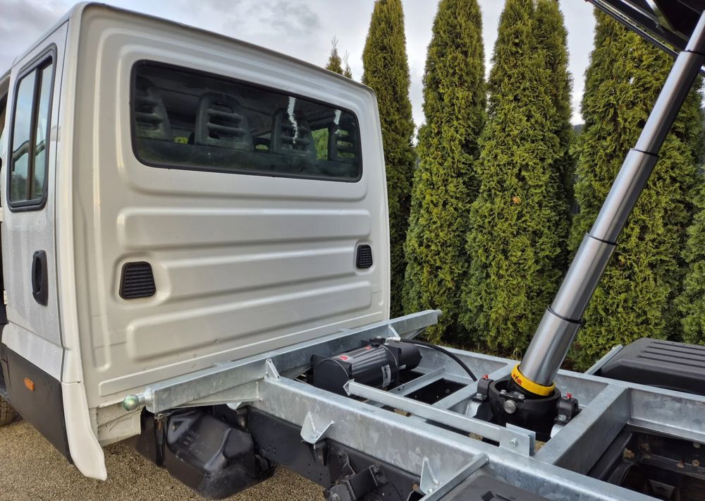 Iveco Iveco 35c18 3.0 180KM Brygadówka/ - Dodávka sklápěč: obrázek 4 Iveco Iveco 35c18 3.0 180KM Brygadówka/ - Dodávka sklápěč: obrázek 4