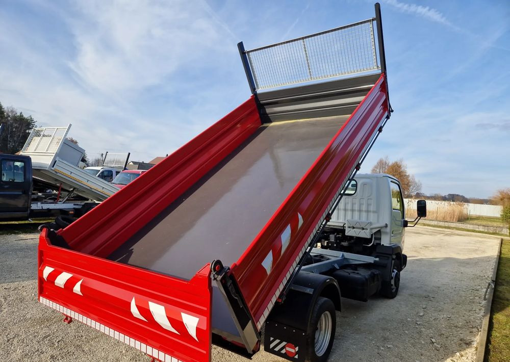 Nissan Cabstar 3.0 - Dodávka sklápěč: obrázek 4 Nissan Cabstar 3.0 - Dodávka sklápěč: obrázek 4