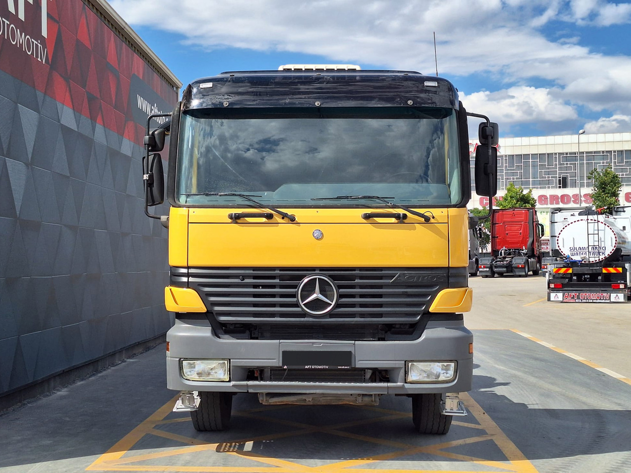 MERCEDES-BENZ ACTROS 3348 - Tahač: obrázek 2 MERCEDES-BENZ ACTROS 3348 - Tahač: obrázek 2