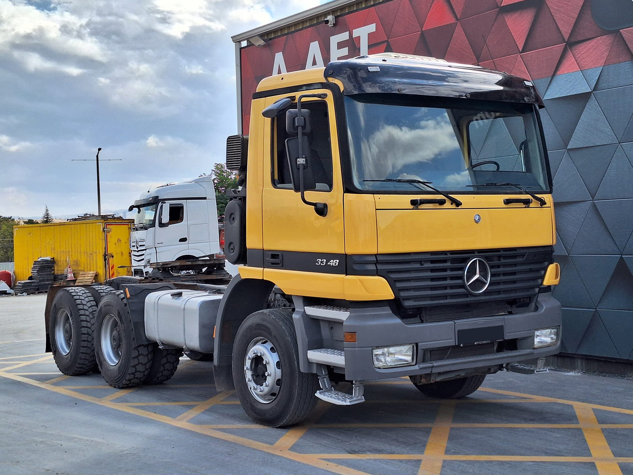 MERCEDES-BENZ ACTROS 3348 - Tahač: obrázek 3 MERCEDES-BENZ ACTROS 3348 - Tahač: obrázek 3