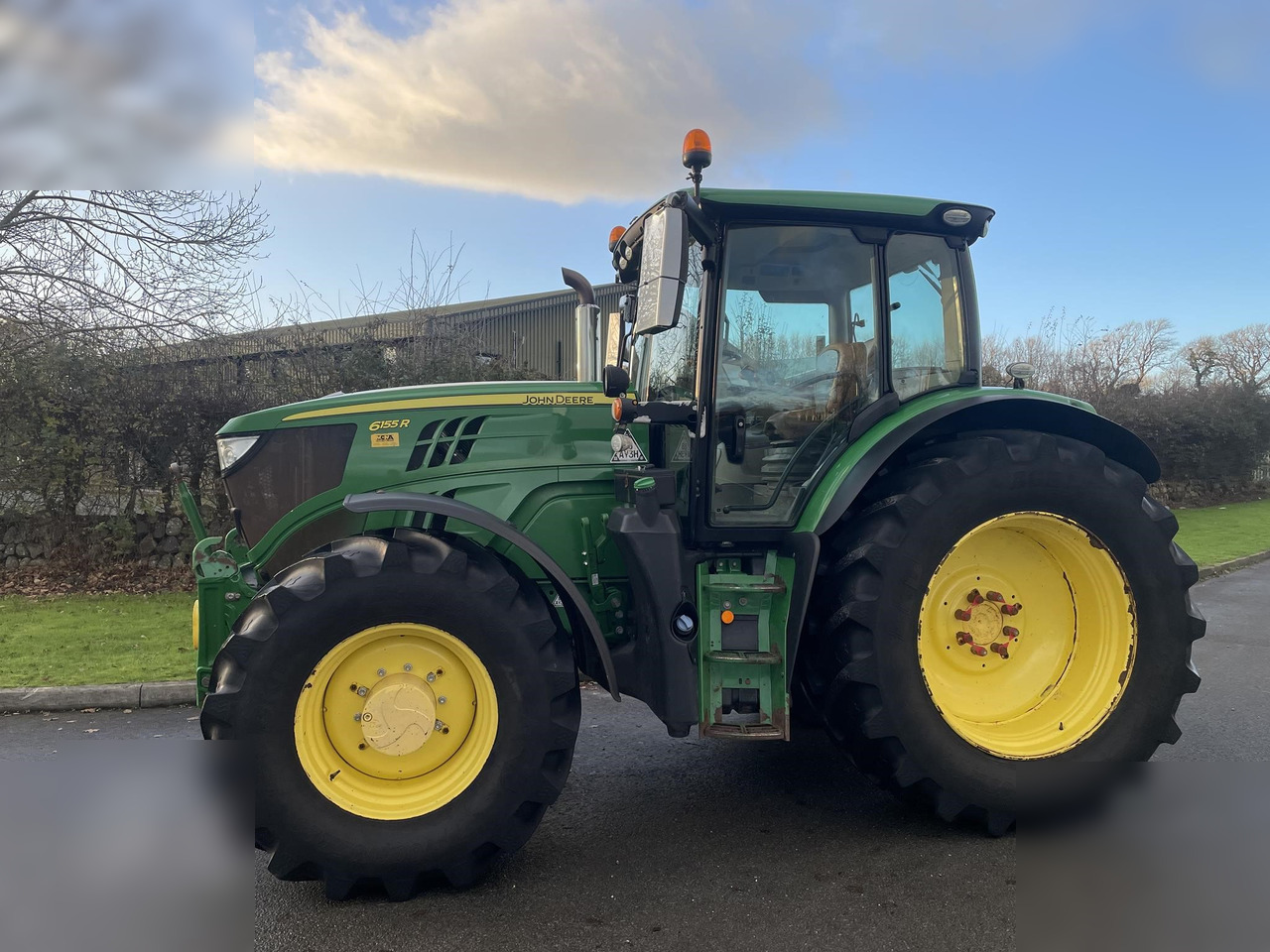 2020 JOHN DEERE 6155R - Traktor: obrázek 1 2020 JOHN DEERE 6155R - Traktor: obrázek 1