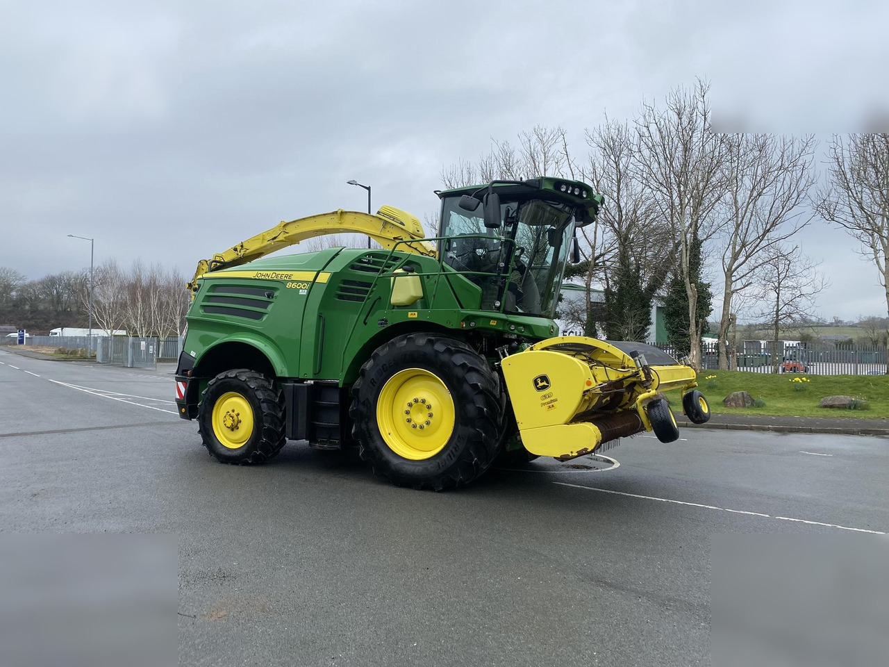 2020 JOHN DEERE 8600 - Sklízecí řezačka: obrázek 1 2020 JOHN DEERE 8600 - Sklízecí řezačka: obrázek 1