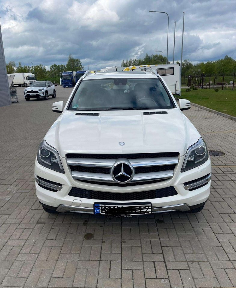 Mercedes-Benz GL350 - SUV: obrázek 1 Mercedes-Benz GL350 - SUV: obrázek 1