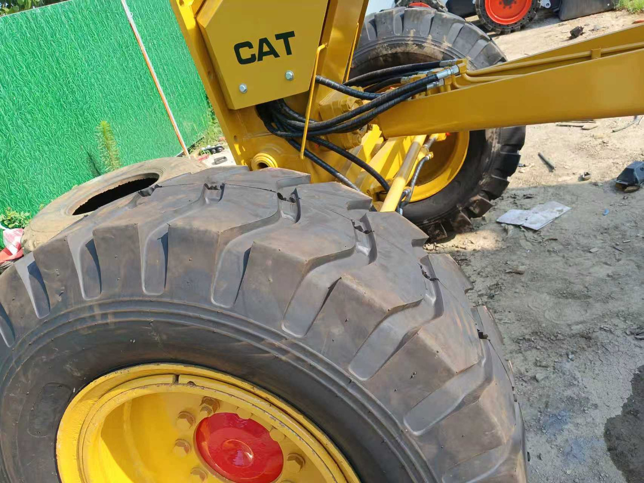 Grejdr CATERPILLAR 140K used motor grader low price: obrázek 7