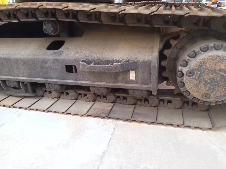 CATERPILLAR 325C used excavator low price for sale caterpillar - Pásové rýpadlo: obrázek 4 CATERPILLAR 325C used excavator low price for sale caterpillar - Pásové rýpadlo: obrázek 4