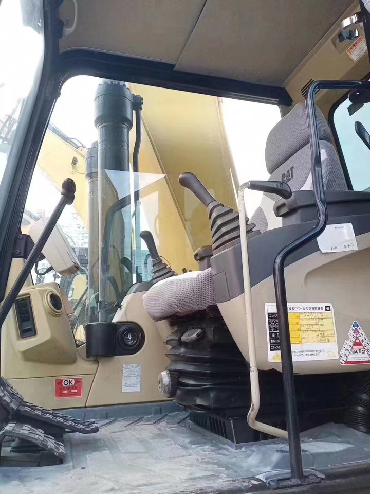 CATERPILLAR 325C used excavator low price for sale caterpillar - Pásové rýpadlo: obrázek 2 CATERPILLAR 325C used excavator low price for sale caterpillar - Pásové rýpadlo: obrázek 2