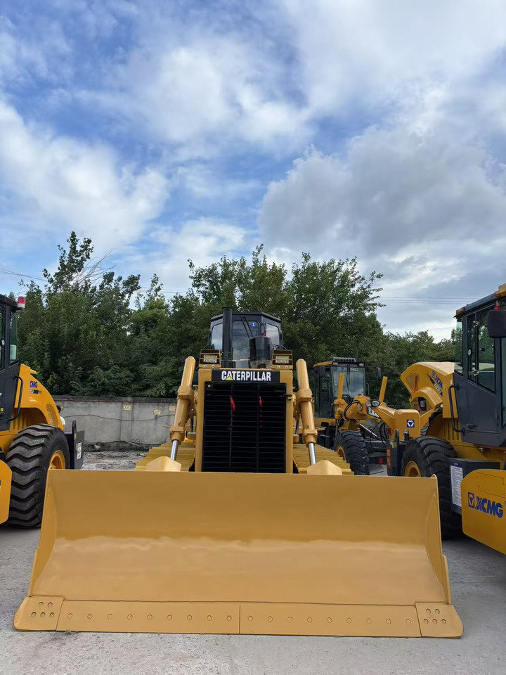 CATERPILLAR D6G - Buldozer: obrázek 2 CATERPILLAR D6G - Buldozer: obrázek 2
