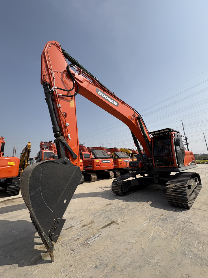 DOOSAN Dx300cl low work hours original excavator - Pásové rýpadlo: obrázek 1 DOOSAN Dx300cl low work hours original excavator - Pásové rýpadlo: obrázek 1