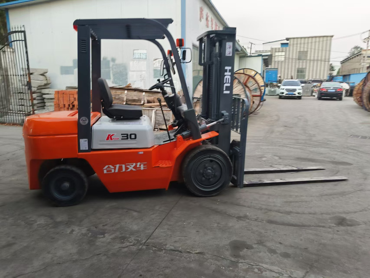 HELI k30 used diesel forklift Customizable mast clamps - Dieselový vysokozdvižný vozík: obrázek 1 HELI k30 used diesel forklift Customizable mast clamps - Dieselový vysokozdvižný vozík: obrázek 1