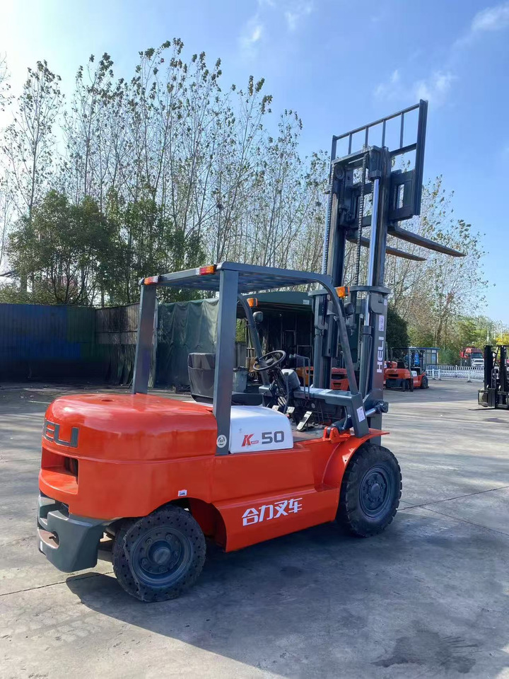 HELI k50 used diesel forklift Customizable mast clamps - Dieselový vysokozdvižný vozík: obrázek 4 HELI k50 used diesel forklift Customizable mast clamps - Dieselový vysokozdvižný vozík: obrázek 4