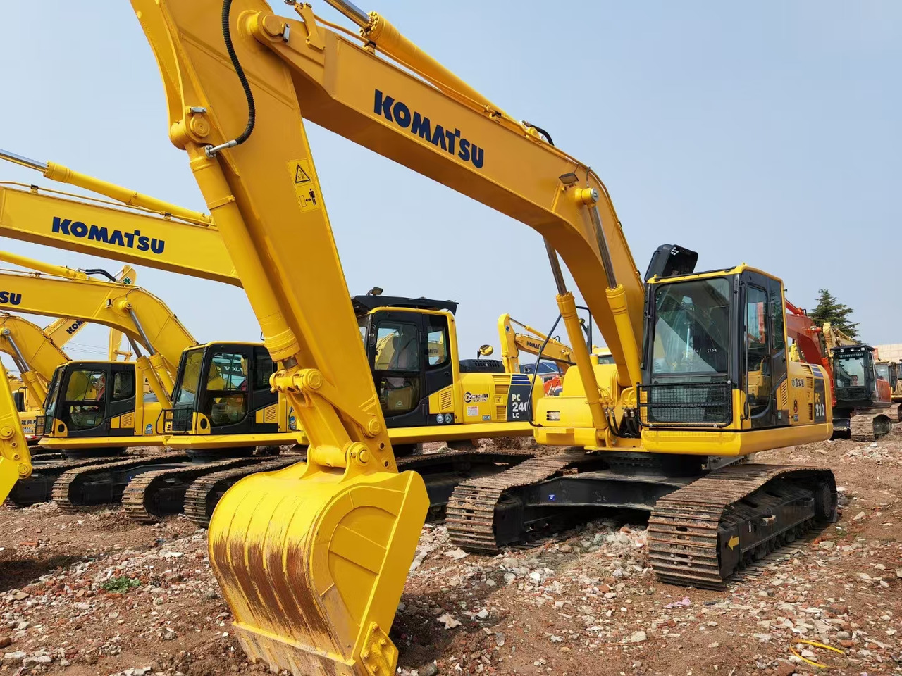 KOMATSU pc210-8 used crawler excavator japan brand hot sale - Pásové rýpadlo: obrázek 3 KOMATSU pc210-8 used crawler excavator japan brand hot sale - Pásové rýpadlo: obrázek 3
