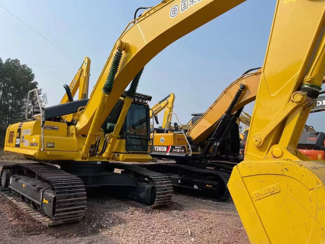 KOMATSU pc350-8 - Pásové rýpadlo: obrázek 3 KOMATSU pc350-8 - Pásové rýpadlo: obrázek 3