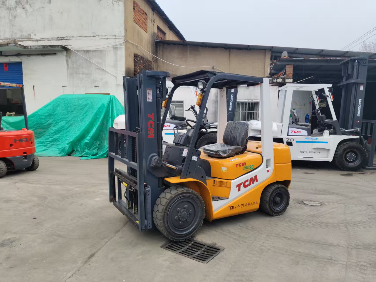 TCM FD30 Japan brand used 3 ton 4.5m diesel forklift Customizable mast clamps - Dieselový vysokozdvižný vozík: obrázek 1 TCM FD30 Japan brand used 3 ton 4.5m diesel forklift Customizable mast clamps - Dieselový vysokozdvižný vozík: obrázek 1