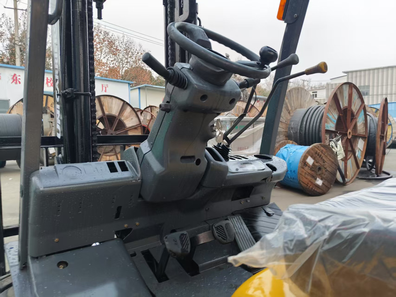 TCM FD30 Japan brand used 3 ton diesel forklift Customizable mast clamps - Dieselový vysokozdvižný vozík: obrázek 3 TCM FD30 Japan brand used 3 ton diesel forklift Customizable mast clamps - Dieselový vysokozdvižný vozík: obrázek 3