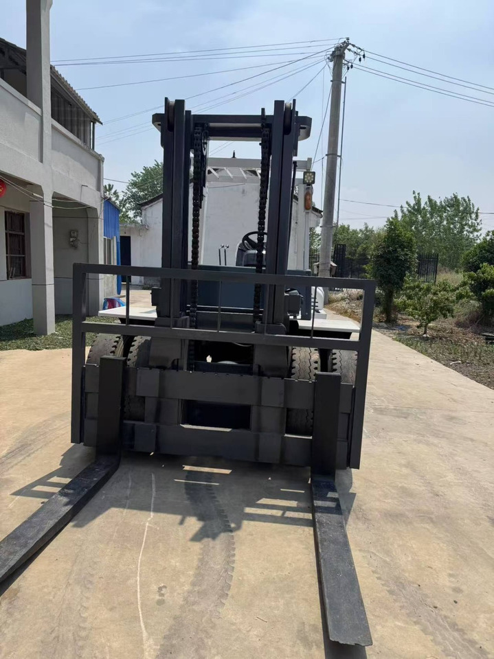 TCM fd100 used 2024 japan brand diesel forklift 10 ton class forklift - Dieselový vysokozdvižný vozík: obrázek 4 TCM fd100 used 2024 japan brand diesel forklift 10 ton class forklift - Dieselový vysokozdvižný vozík: obrázek 4