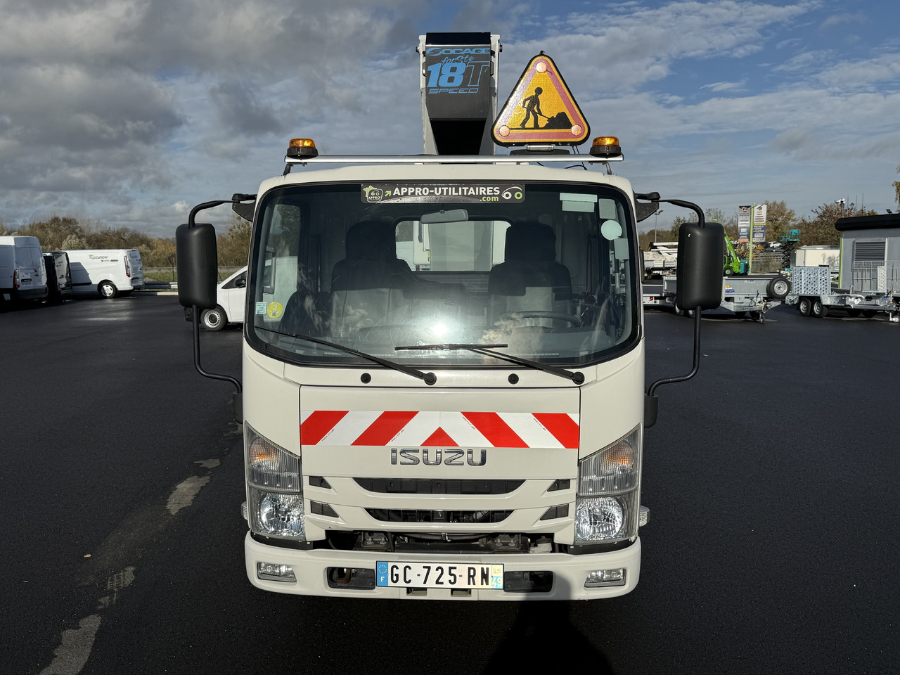 ISUZU M21 SOCAGE 18T NACELLE UTILITAIRES 3T5 - Autoplošina: obrázek 5 ISUZU M21 SOCAGE 18T NACELLE UTILITAIRES 3T5 - Autoplošina: obrázek 5