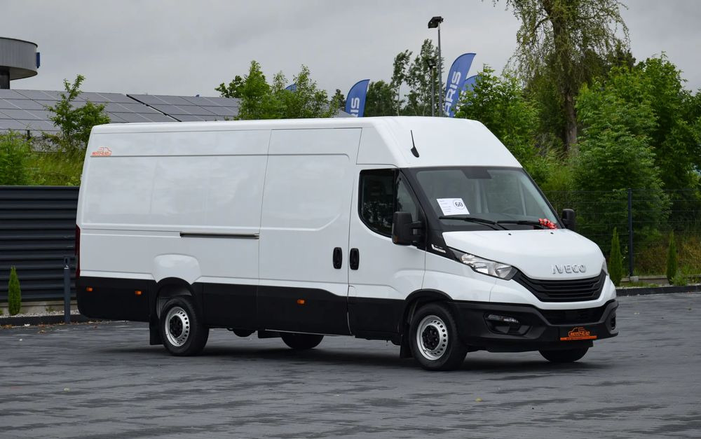 Iveco DAILY MAXI 35S16 / 2.3 - 160 KM / AUTOMAT HI-MATIC / NOWY MODEL / 3 OSOBY / DOSTAWCZE / BLASZAK / KLIMA / CZUJNIKI COFANIA / NISKI PRZEBIEG / 2022 / SERWISOWANY / Z NIEMIEC - Furgon: obrázek 3 Iveco DAILY MAXI 35S16 / 2.3 - 160 KM / AUTOMAT HI-MATIC / NOWY MODEL / 3 OSOBY / DOSTAWCZE / BLASZAK / KLIMA / CZUJNIKI COFANIA / NISKI PRZEBIEG / 2022 / SERWISOWANY / Z NIEMIEC - Furgon: obrázek 3