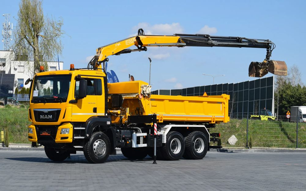 MAN TGS 26.400 / 6x4 / EURO 6 / UDT / HDS FASSI 165 / WYSUW x3 / ROTATOR / CHWYTAK / STEROWANIE RADIOWE / WZMOCNIONA RAMA / WYWROTKA / HYDROBURTA / AUTOMAT / 2017 / NOWE OPONY - 100% / NISKI PRZEBIEG - Sklápěč, Auto s hydraulickou rukou: obrázek 1 MAN TGS 26.400 / 6x4 / EURO 6 / UDT / HDS FASSI 165 / WYSUW x3 / ROTATOR / CHWYTAK / STEROWANIE RADIOWE / WZMOCNIONA RAMA / WYWROTKA / HYDROBURTA / AUTOMAT / 2017 / NOWE OPONY - 100% / NISKI PRZEBIEG - Sklápěč, Auto s hydraulickou rukou: obrázek 1