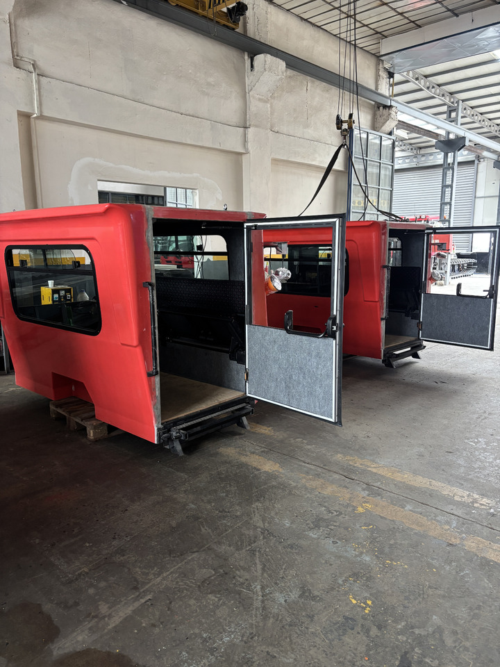 KÄSSBOHRER PISTENBULLY PB100 CABIN - Vozidlo pro zimní údržbu: obrázek 2 KÄSSBOHRER PISTENBULLY PB100 CABIN - Vozidlo pro zimní údržbu: obrázek 2