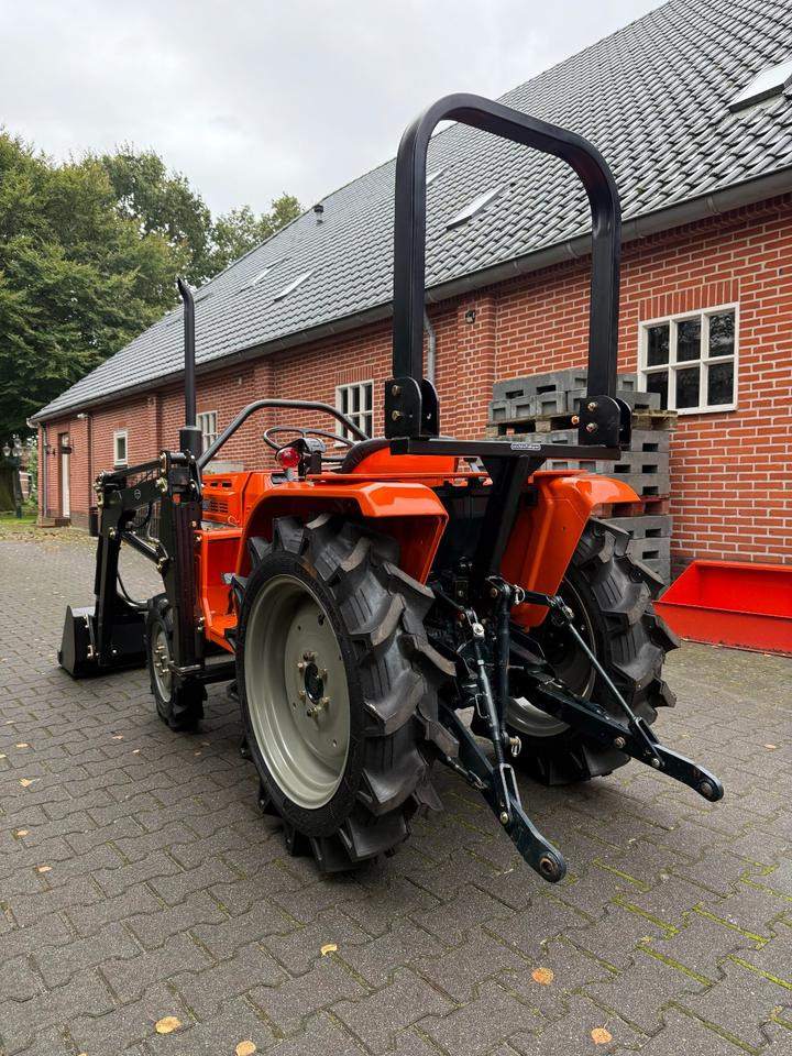 Kleintraktor Kubota B1600 mit Frontlader ab 125 € pro Monat. - Malotraktor: obrázek 3 Kleintraktor Kubota B1600 mit Frontlader ab 125 € pro Monat. - Malotraktor: obrázek 3