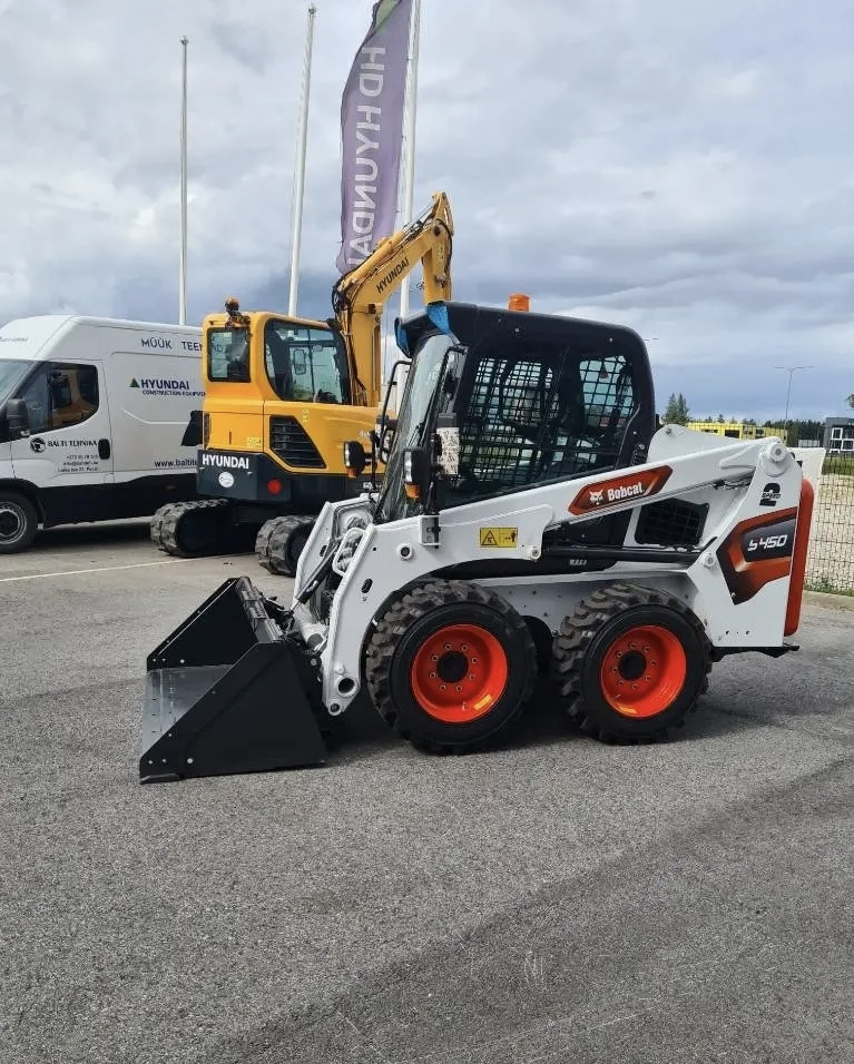 BOBCAT S450 - Smykový nakladač: obrázek 4 BOBCAT S450 - Smykový nakladač: obrázek 4