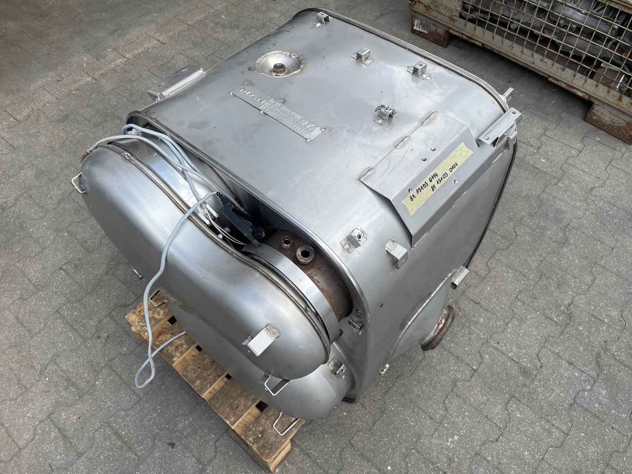 KATALIZATOR MAN TGX TGS EURO 6 DPF TŁUMIK WYDECH 81151036114 - Výfukové potrubí pro Nákladní auto: obrázek 1 KATALIZATOR MAN TGX TGS EURO 6 DPF TŁUMIK WYDECH 81151036114 - Výfukové potrubí pro Nákladní auto: obrázek 1