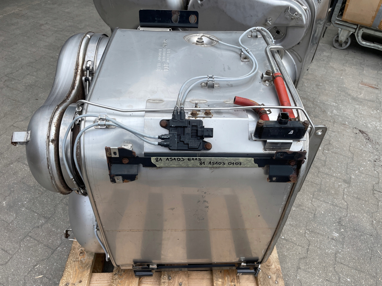 KATALIZATOR MAN TGX TGS EURO 6 DPF TŁUMIK WYDECH 81151036115 - Výfukové potrubí pro Nákladní auto: obrázek 2 KATALIZATOR MAN TGX TGS EURO 6 DPF TŁUMIK WYDECH 81151036115 - Výfukové potrubí pro Nákladní auto: obrázek 2