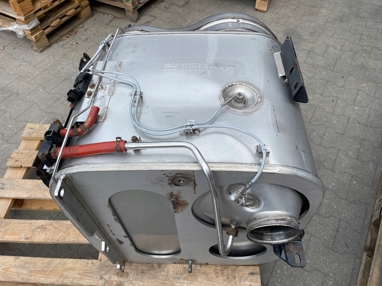 KATALIZATOR MAN TGX TGS EURO 6 DPF TŁUMIK WYDECH 81151036115 - Výfukové potrubí pro Nákladní auto: obrázek 4 KATALIZATOR MAN TGX TGS EURO 6 DPF TŁUMIK WYDECH 81151036115 - Výfukové potrubí pro Nákladní auto: obrázek 4