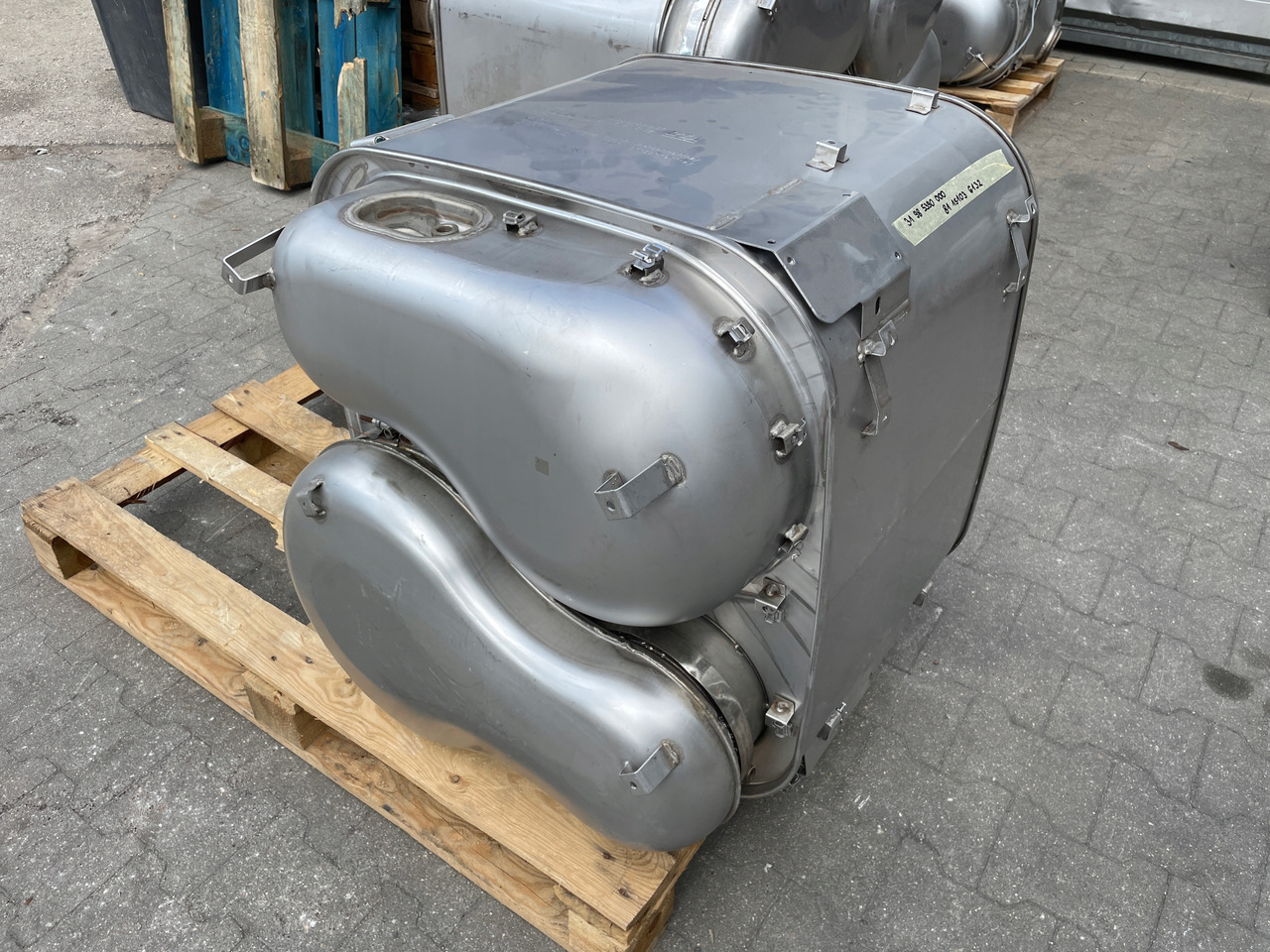 KATALIZATOR MAN TGX TGS EURO 6 DPF TŁUMIK WYDECH 81151036132 - Výfukové potrubí pro Nákladní auto: obrázek 1 KATALIZATOR MAN TGX TGS EURO 6 DPF TŁUMIK WYDECH 81151036132 - Výfukové potrubí pro Nákladní auto: obrázek 1