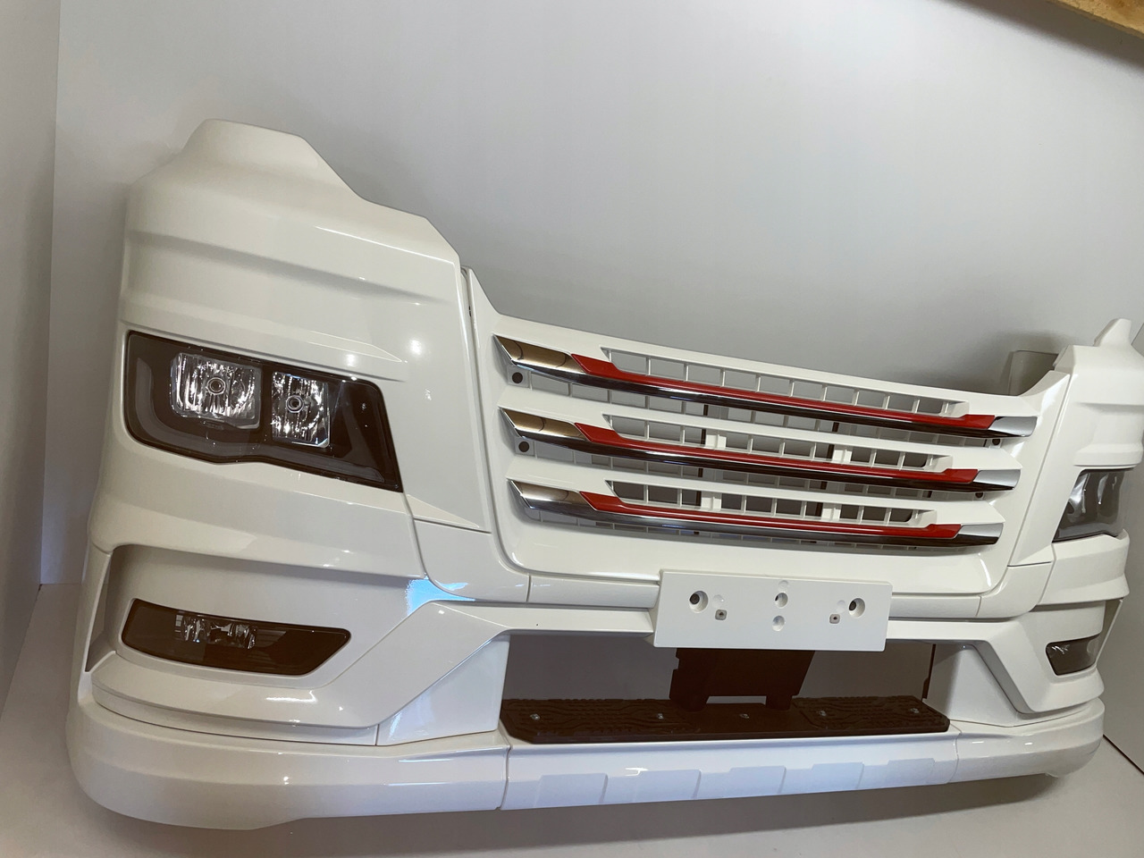 KOMPLETNY ZDERZAK MAN TG3 TGX3 TGX 3 ORYGINALNY KOLOR RAL 9010 - Nárazník pro Nákladní auto: obrázek 2 KOMPLETNY ZDERZAK MAN TG3 TGX3 TGX 3 ORYGINALNY KOLOR RAL 9010 - Nárazník pro Nákladní auto: obrázek 2