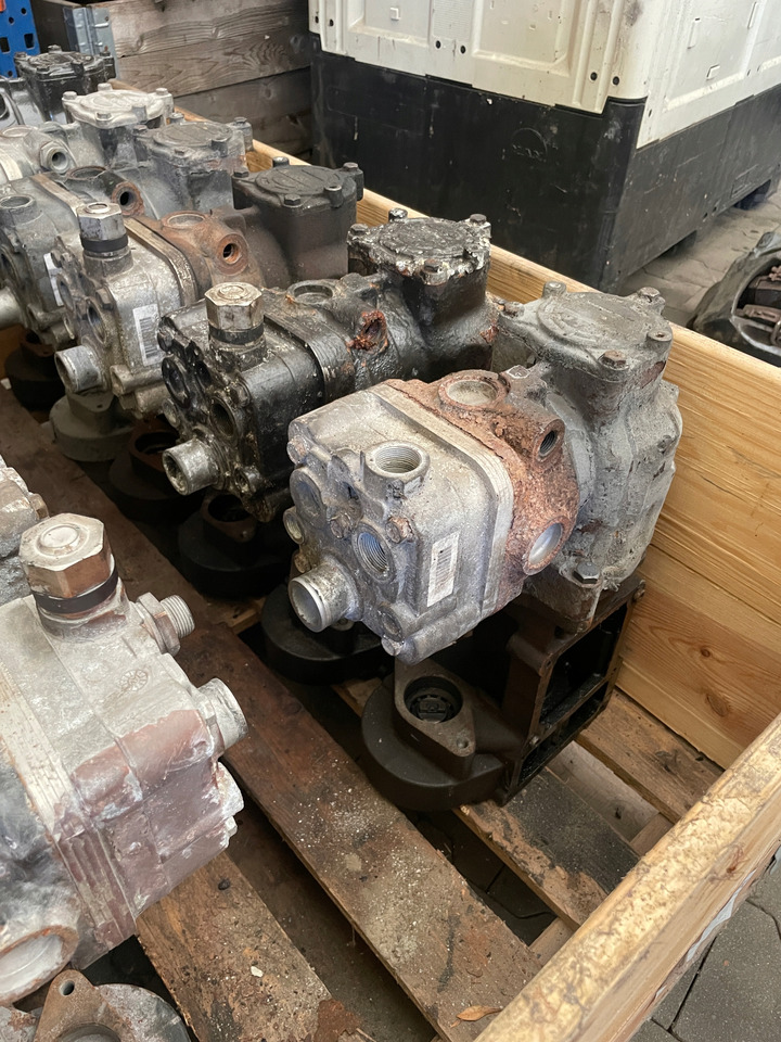 KOMPRESOR SPRĘŻARKA POWIETRZA MAN TGX TGS EURO 6 51540007146 - Kompresor pro Nákladní auto: obrázek 2 KOMPRESOR SPRĘŻARKA POWIETRZA MAN TGX TGS EURO 6 51540007146 - Kompresor pro Nákladní auto: obrázek 2