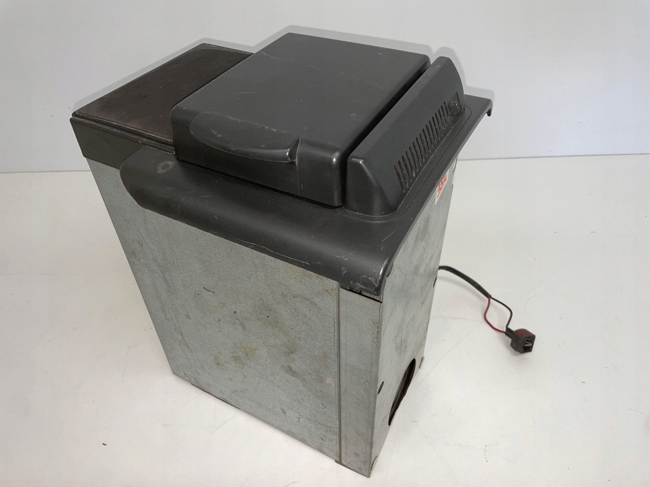 LODÓWKA CHŁODZIARKA RENAULT MAGNUM DXI 24V 6L 60W 5010309920 - Kabina a interiér pro Nákladní auto: obrázek 4 LODÓWKA CHŁODZIARKA RENAULT MAGNUM DXI 24V 6L 60W 5010309920 - Kabina a interiér pro Nákladní auto: obrázek 4