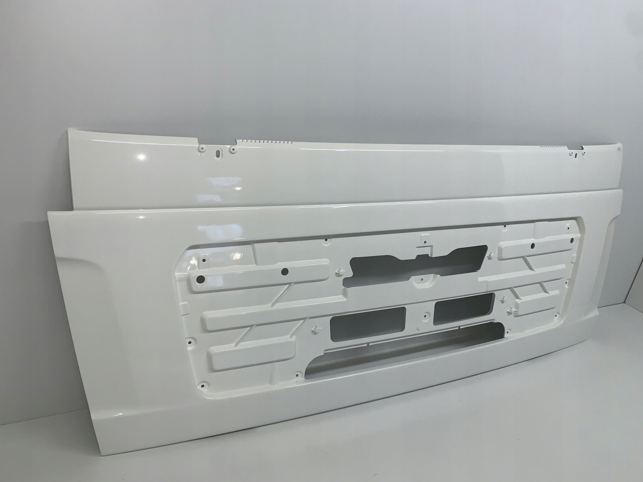 MASKA ATRAPA GRILL MAN TGL TGM NR 1812 - Kapota pro Nákladní auto: obrázek 3 MASKA ATRAPA GRILL MAN TGL TGM NR 1812 - Kapota pro Nákladní auto: obrázek 3