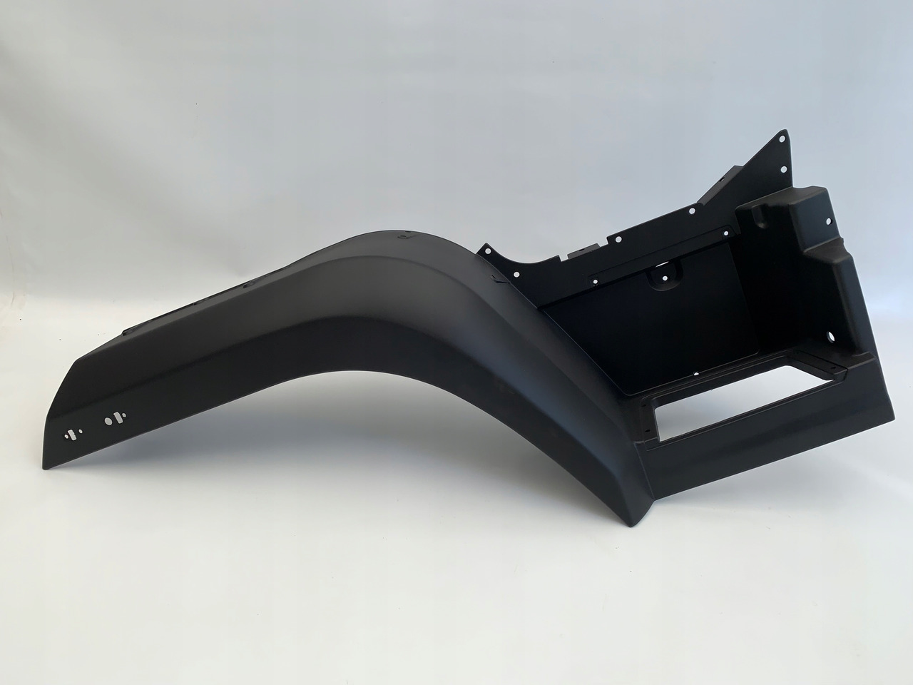 PRAWA STOPNICA BŁOTNIK MAN L2000M L 2000 M NR 1111 - Karoserie a exteriér pro Nákladní auto: obrázek 1 PRAWA STOPNICA BŁOTNIK MAN L2000M L 2000 M NR 1111 - Karoserie a exteriér pro Nákladní auto: obrázek 1