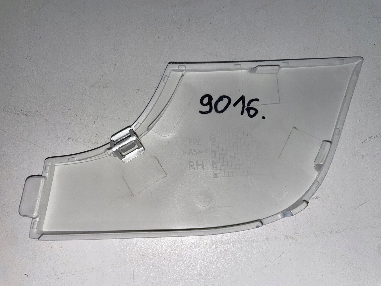 PRAWA ZAŚLEPKA NA HAK MAN TG3 TGX 3 TGX3 81416100994 - Nárazník pro Nákladní auto: obrázek 2 PRAWA ZAŚLEPKA NA HAK MAN TG3 TGX 3 TGX3 81416100994 - Nárazník pro Nákladní auto: obrázek 2