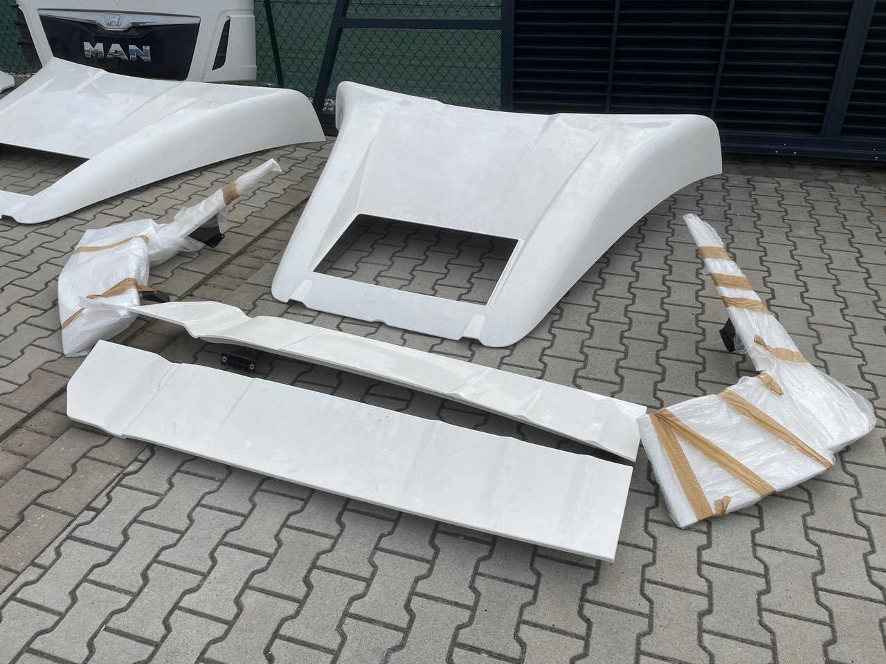 Spoiler Zakabinowy Górny Boczny Spoilery Zakabinowe Man TGX3 TG3 TGX 3 - Aerodynamika/ Spoilery pro Nákladní auto: obrázek 2 Spoiler Zakabinowy Górny Boczny Spoilery Zakabinowe Man TGX3 TG3 TGX 3 - Aerodynamika/ Spoilery pro Nákladní auto: obrázek 2