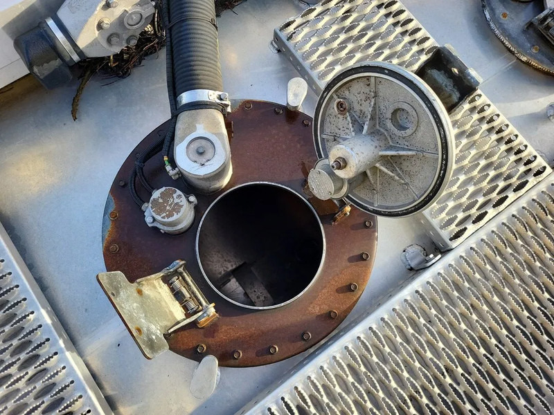 Mercedes-Benz Antos 1824 - Cisternové vozidlo: obrázek 5 Mercedes-Benz Antos 1824 - Cisternové vozidlo: obrázek 5