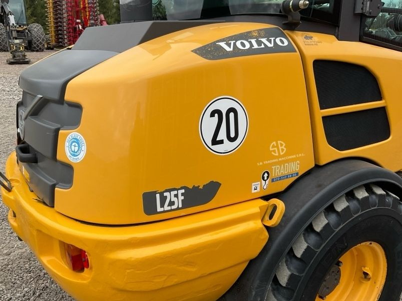 Volvo L 25 - Kolový nakladač: obrázek 2 Volvo L 25 - Kolový nakladač: obrázek 2