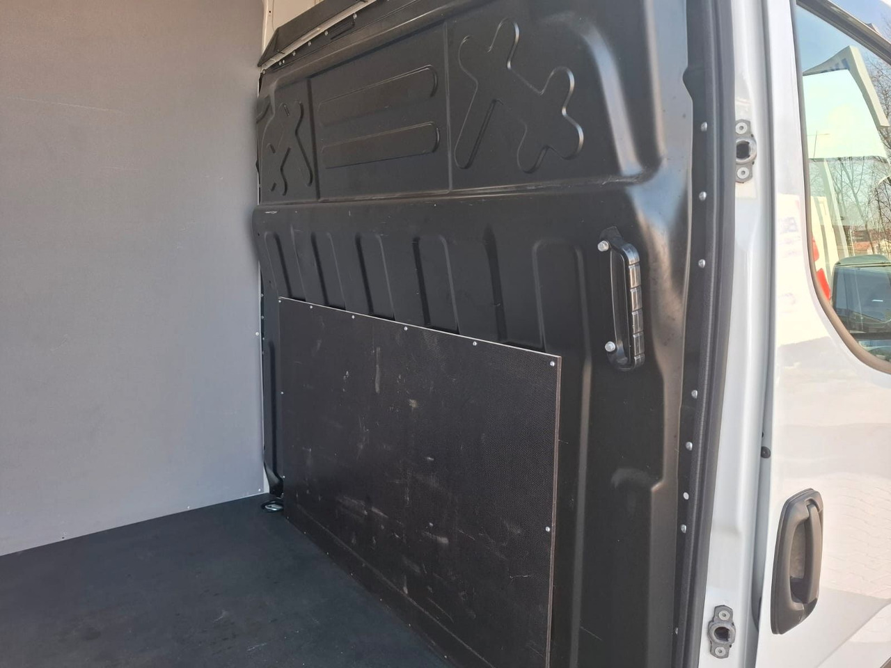 Furgon Iveco 35-160V/P, Luftfed., KLima, HiMatic, DAB,.: obrázek 19
