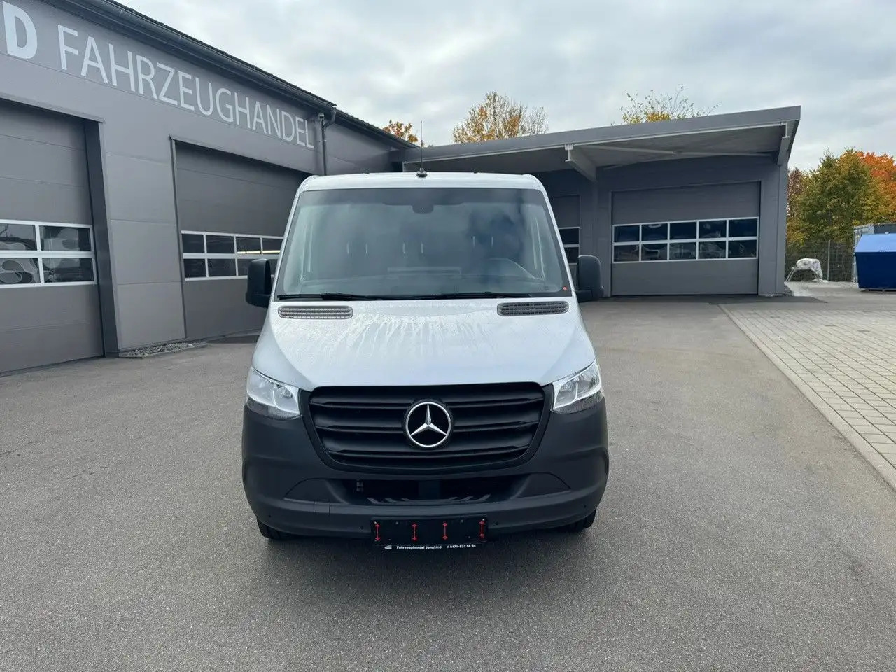 Mercedes-Benz Sprinter 317 CDI Flach Lang Silber Klima MBUX - Furgon: obrázek 2 Mercedes-Benz Sprinter 317 CDI Flach Lang Silber Klima MBUX - Furgon: obrázek 2